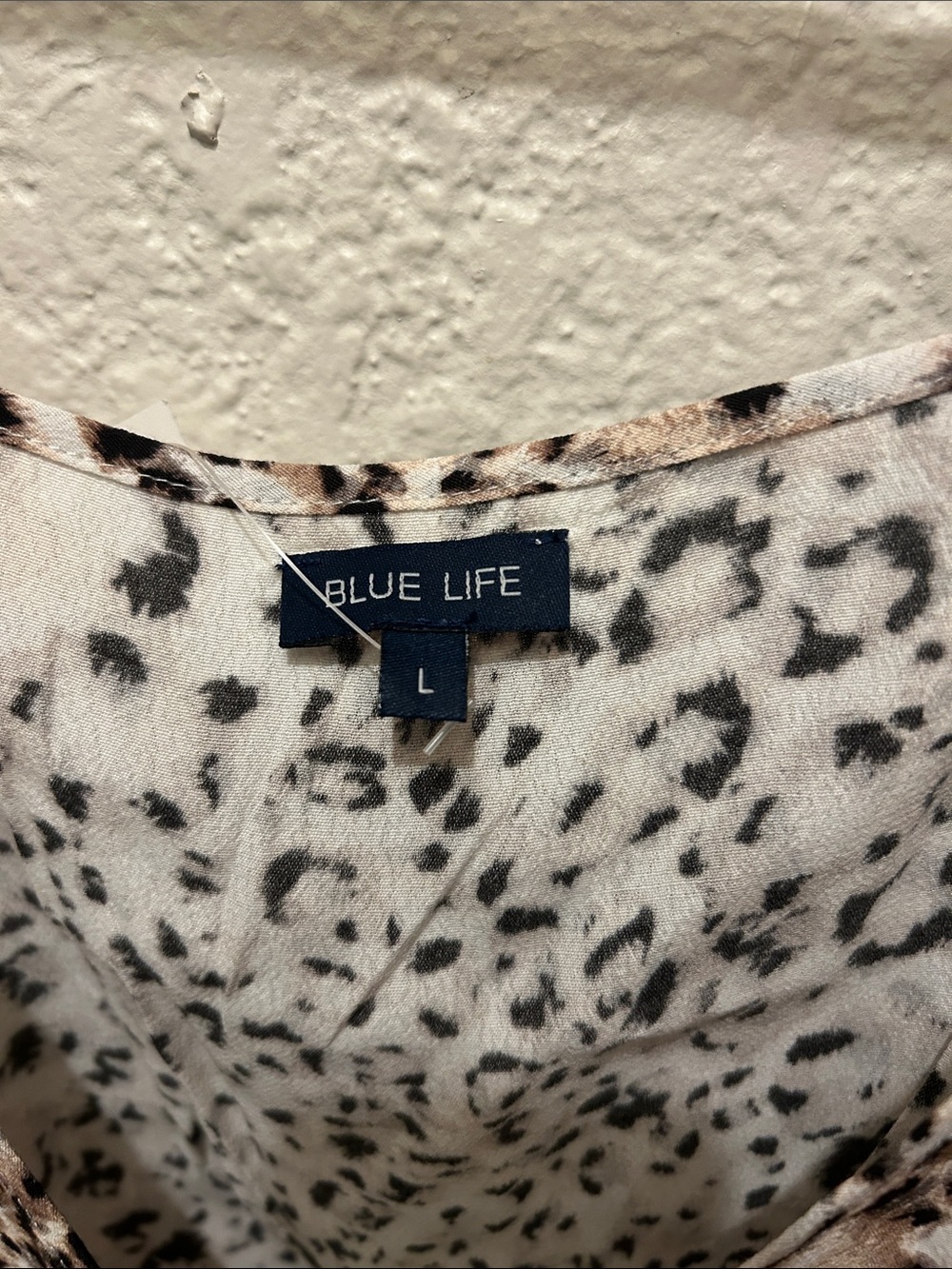 BLUE LIFE NWT Beige & Black Leopard Tie-Shoulder V-Neck Camisole Sz LARGE - Picture 2 of 10